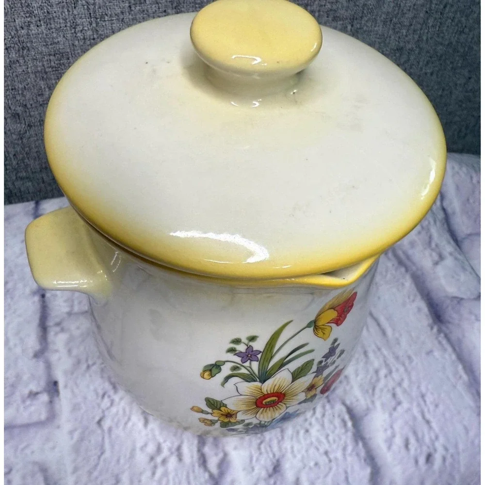 1970s Ceramic Jar  Cannister‎ with Lid Floral Daffodil Yellow Cottage